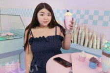 海丰胖模(胖模特穿衣搭配图片)