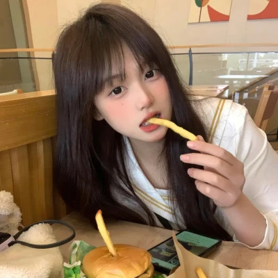 海丰伴游女生李欣怡的资料