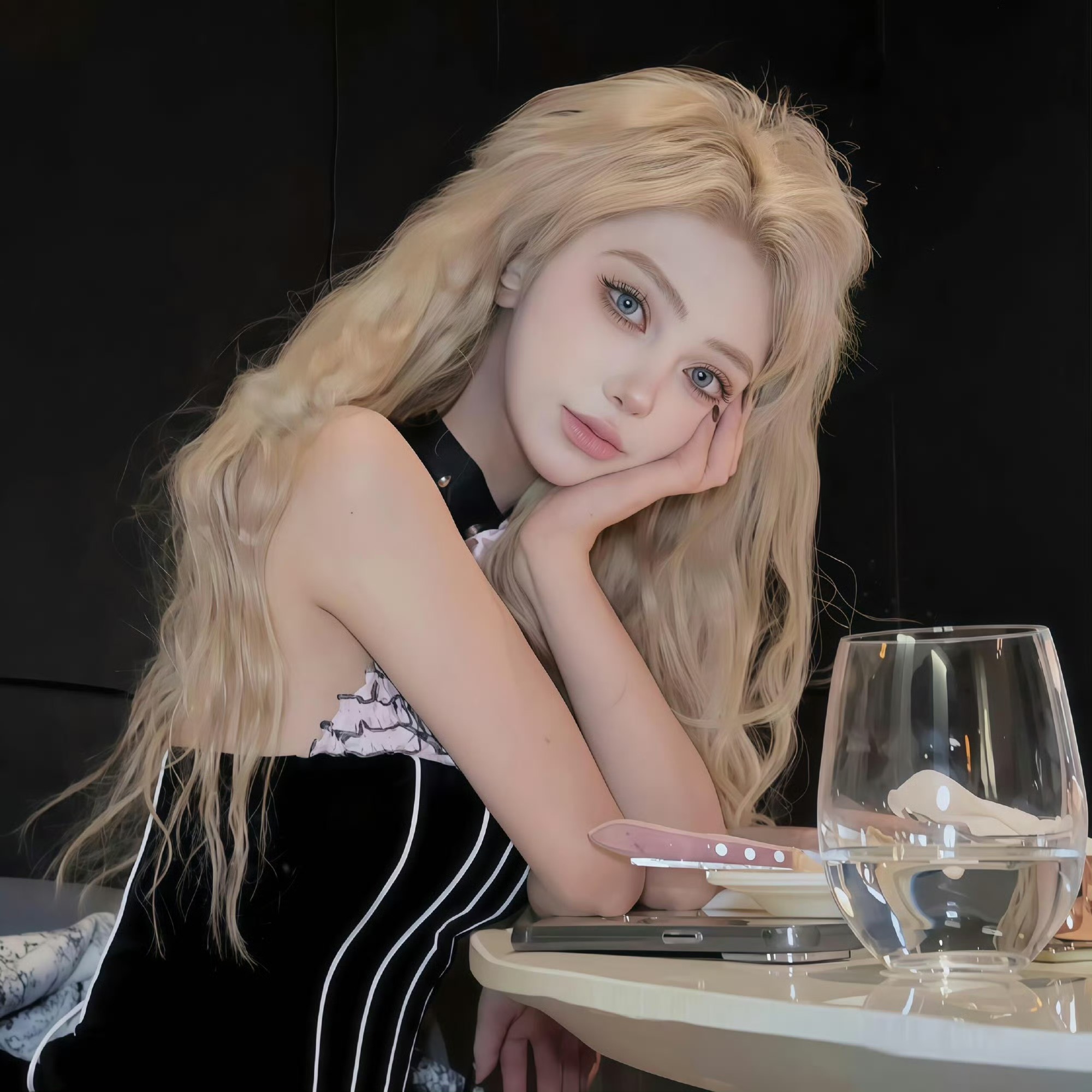 海丰伴游女生晨露的资料