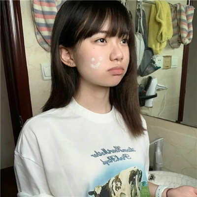 海丰伴游女生邝易云