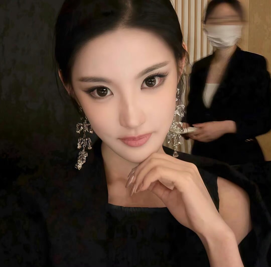 海丰伴游女生 | Isabella Chen的资料