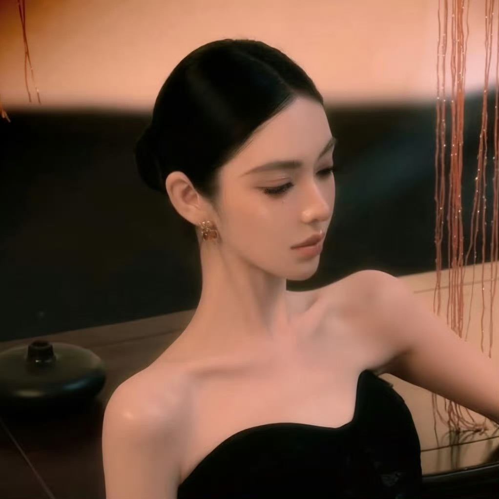 海丰伴游女生 | Emily的资料
